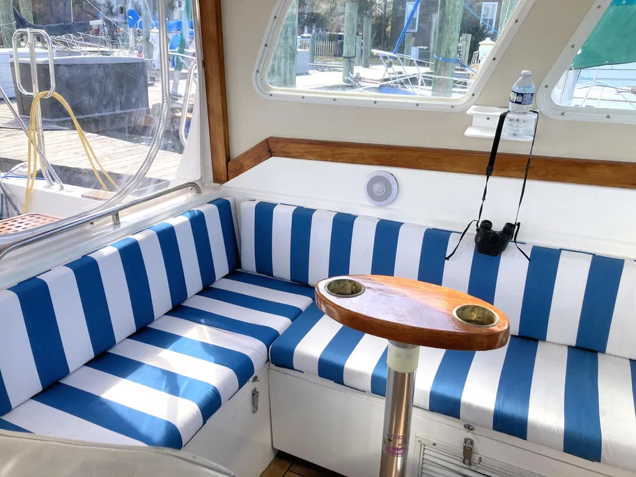 Sabre 36 Striped L-Shaped Settee Seating